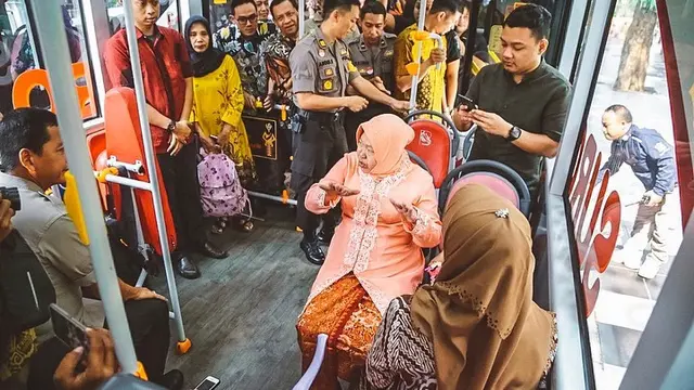 6 Momen Ulang Tahun Bu Risma yang Penuh Kejutan dan Kebersamaan