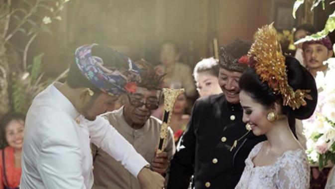 Mantan Pacar Nikah di Bali, Ini yang Dilakukan Nikita 