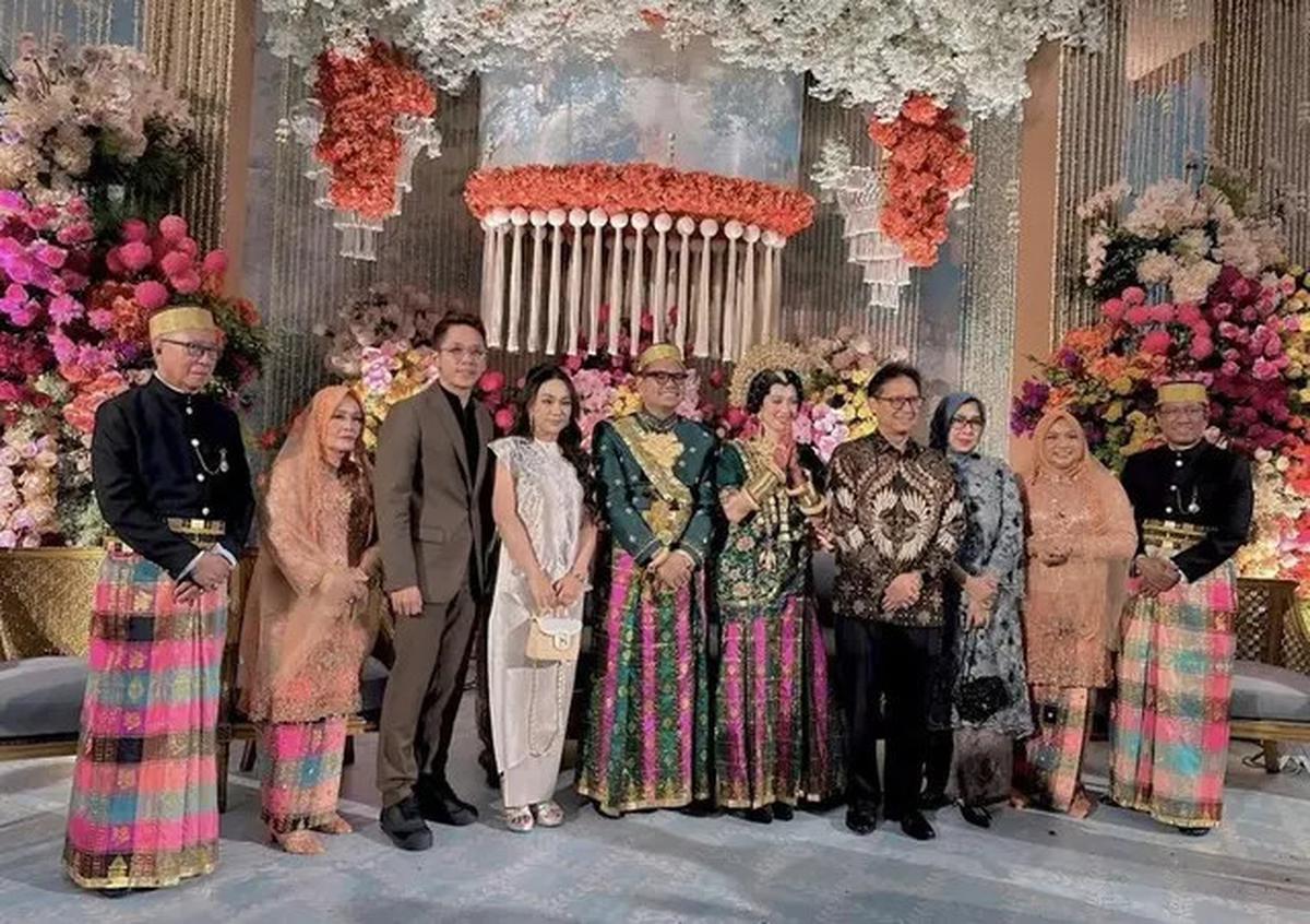 8 OOTD Ibu Pejabat hingga Istri Pejabat saat Kondangan ke Pernikahan Wakil Ketua MPR RI, dari Selvi Ananda Sampai Menteri Pariwisata