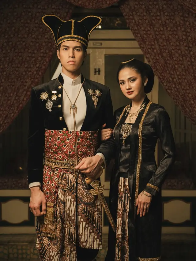 Bak Raja dan Ratu Kerajaan, 8 Pesona El Rumi dan Syifa Hadju di Pemotretan Prewedding Adat Jawa Curi Perhatian