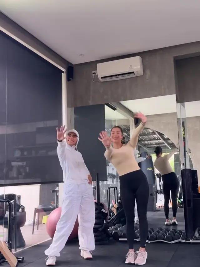Jennifer Bachdim dan Ayudia Bing Slamet