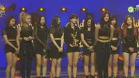 Twice menang penghargaan Golden Disc Awards 2016, membuat Tzuyu berkaca-kaca di atas panggung. Seperti apa ceritanya?