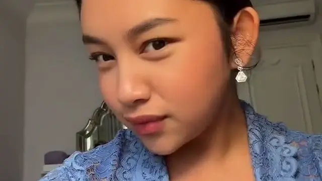 Potret Manis Khirani Trihatmodjo Putri Mayangsari Pakai Kebaya. (instagram/mayangsari_official)