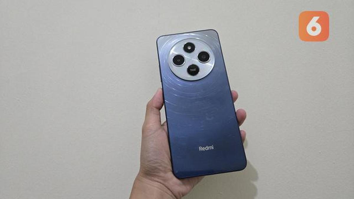 Penampakan smartphone Redmi 14C Starry Blue (Liputan6.com/ Agustin Setyo Wardani)