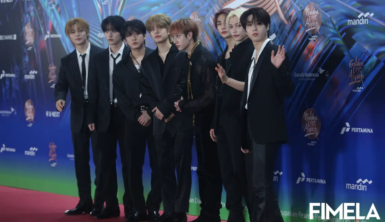 <p>Stray Kids di red carpet Golden Disc Awards 2024 yang digelar di Jakarta, Sabtu (6/1/2024). [Foto: Bayu Herdianto/Fimela]</p>