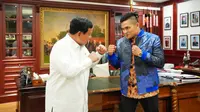 Menhan Prabowo Subianto dan petarung MMA Indonesia, Jeka Saragih. (Foto: Istimewa)