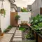 8 Desain Halaman Belakang Rumah yang Hanya Memiliki Lebar 2 Meter, Solusi Estetik Untuk Rumah Sempit