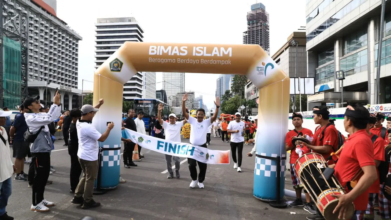 Kementerian Agama menggelar Harmony Fun Walk Lintas Agama di kawasan Car Free Day Jakarta, Minggu (16/11/2025) (Istimewa)