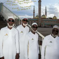 Potret Gamis Adidas yang Kembali Dirilis untuk Sambut Ramadhan 2025 (instagram.com/emilesamory)