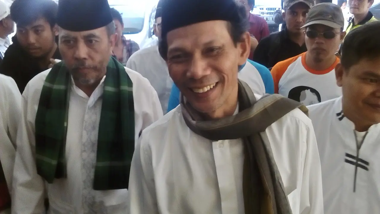 Pasangan calon independen Pilkada DKI Jakarta Ichsanuddin Noosry-Ahmad Daryoko