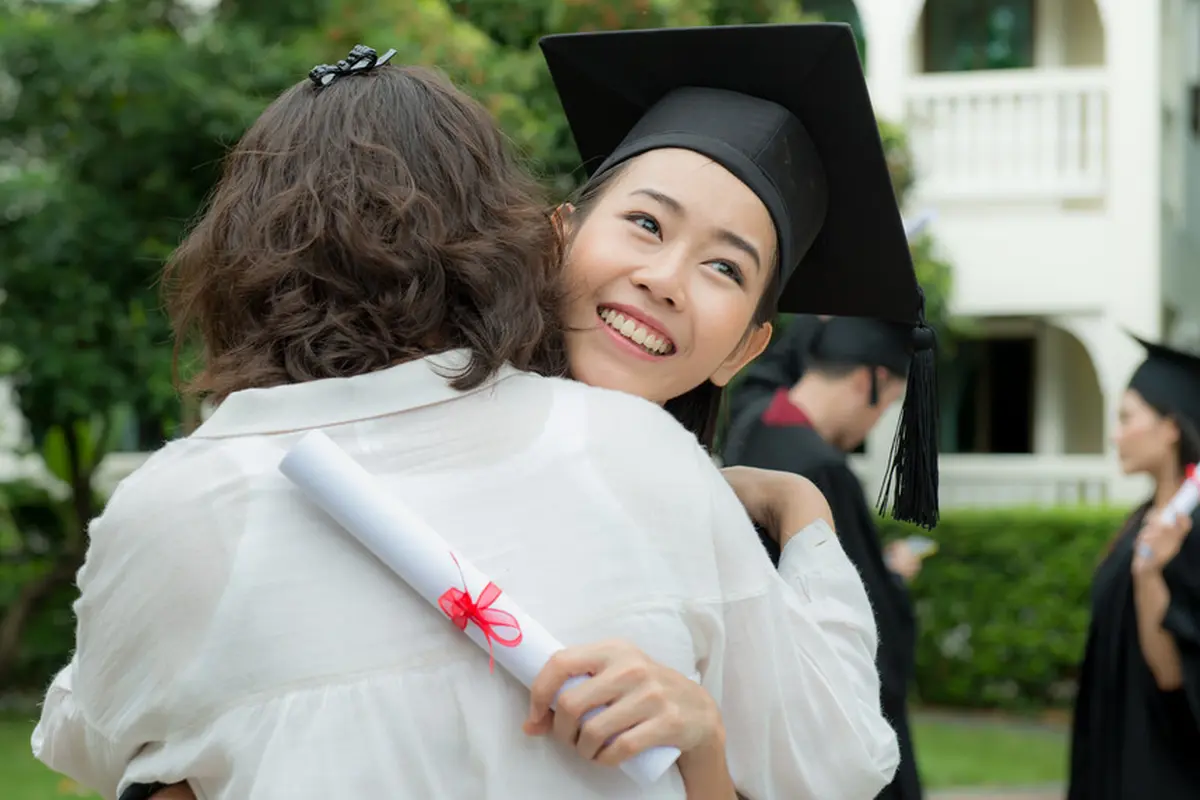 Tingkatkan Pendidikan Perempuan Indonesia, yuk Daftar Bintang Beasiswa
