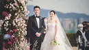Intip tampilan serasi pengantin baru Hyun Bin dan Son Ye Jin di bandara untuk bulan madu ke Amerika. (Instagram/vast.ent).