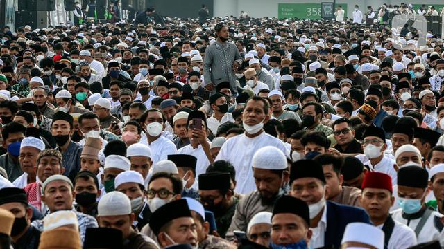 Ribuan Umat Muslim Laksanakan Sholat Idul Fitri di JIS