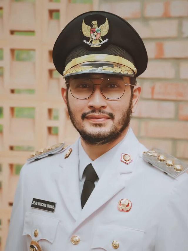 Pelantikan Artis Jadi Kepala Daerah 2025