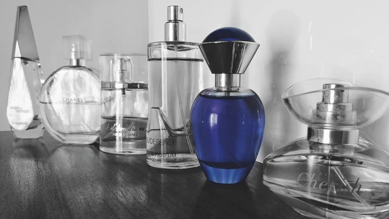 [Bintang] Ilustrasi Parfum