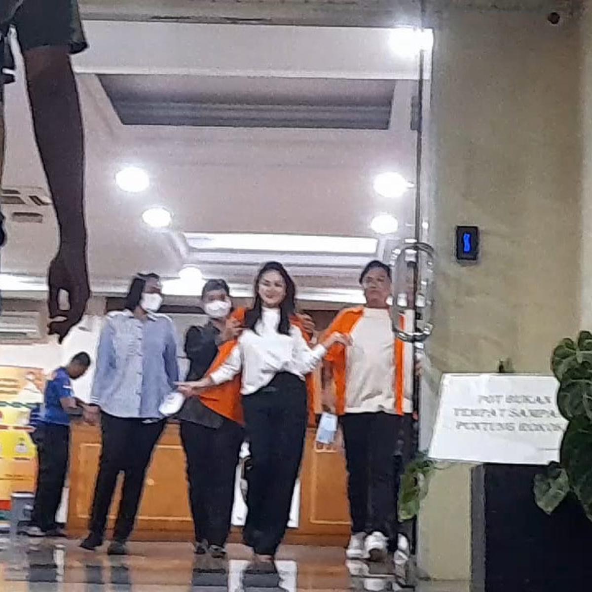 Nikita Mirzani Resmi Ditahan Kasus Pemerasan dan Pengancaman