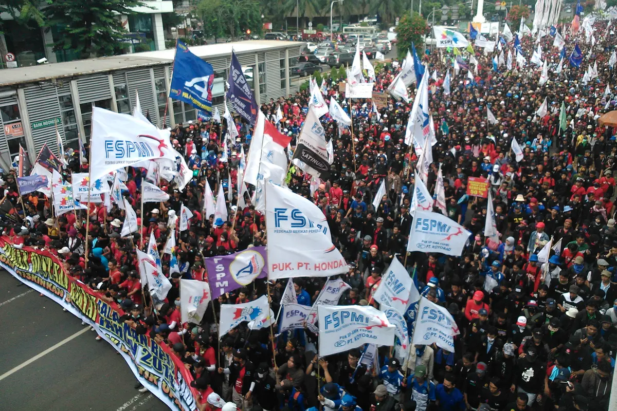 Demo Buruh Masih Akan Berlanjut Hingga 27 November 2015