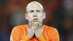 Kekecewaan striker Belanda Arjen Robben seusai kekalahan timnya 0-1 dari Spanyol di final PD 2010 di Soccer City Stadium, Johannesburg, 11 Juli 2010. AFP PHOTO / THOMAS COEX