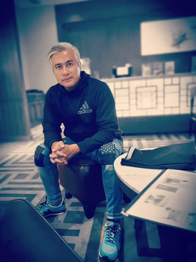 Potret Terbaru Adjie Pangestu, Makin Macho di Usia 50 Tahun