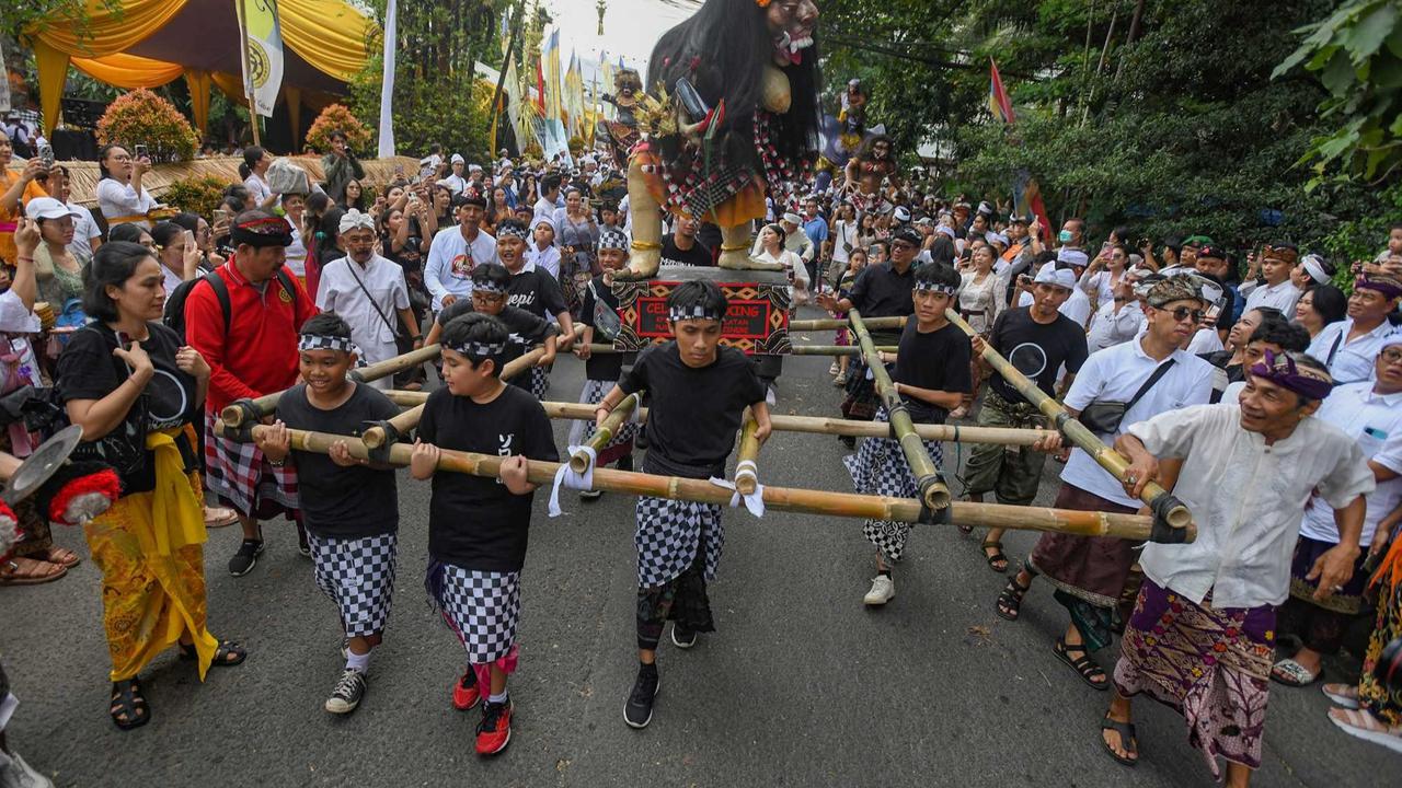 Arak Ogoh-Ogoh di Cinere