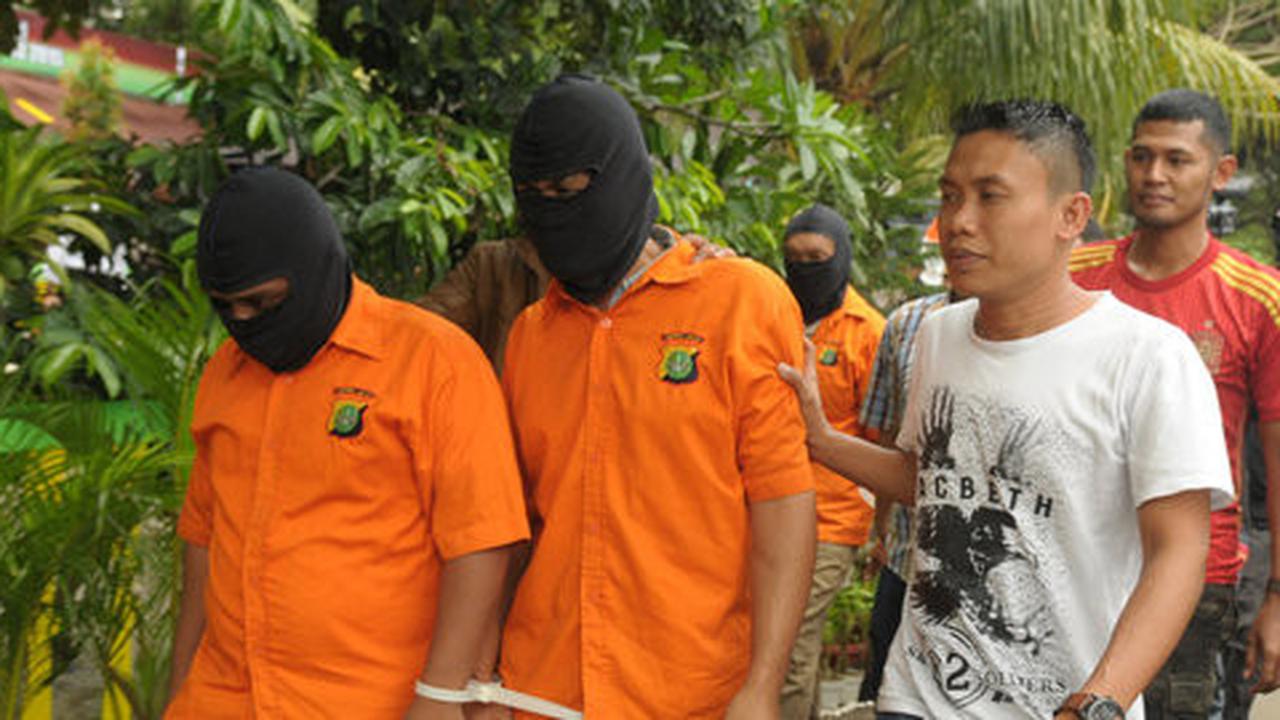 Ikut bantu penjahat