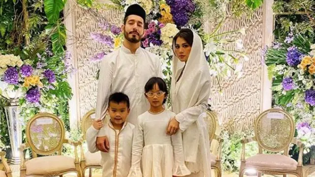 Adinda Bakrie menikah dengan Vinny Di Lucia
