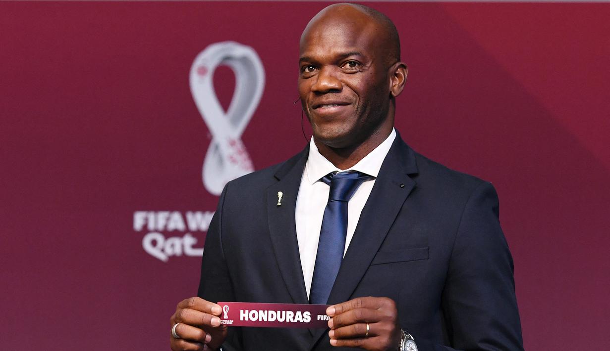 David Suazo. Sebagai pemain, ia berseragam Inter Milan selama 4 musim, mulai 2007/2008, namun lebih banyak dipinjamkan ke klub lain. Usai pensiun di Catania pada 2013, ia memulai karier pelatihnya pada 2016, antara lain menangani Cagliari, Brescia dan kini bersama Carbonia. (AFP/FIFA/Kurt Schorrer)