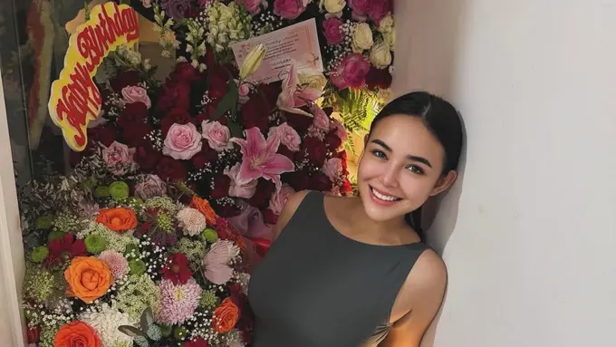 Amanda Manopo Rayakan Ultah ke-26, Tampil Elegan dengan Slim Fit Dress yang Mengekspos Baby Bump