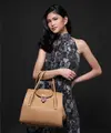 Gaya halter-top berjaya di tahun 90an lalu meredup, dan sejak tahun 2021 kembali berjaya lagi. Pacar Jefri Nichol Taj Belezza pun ikut mempopulerkan kembali model atasan atraktif ini (Foto: Instagram @bellezaa_17)