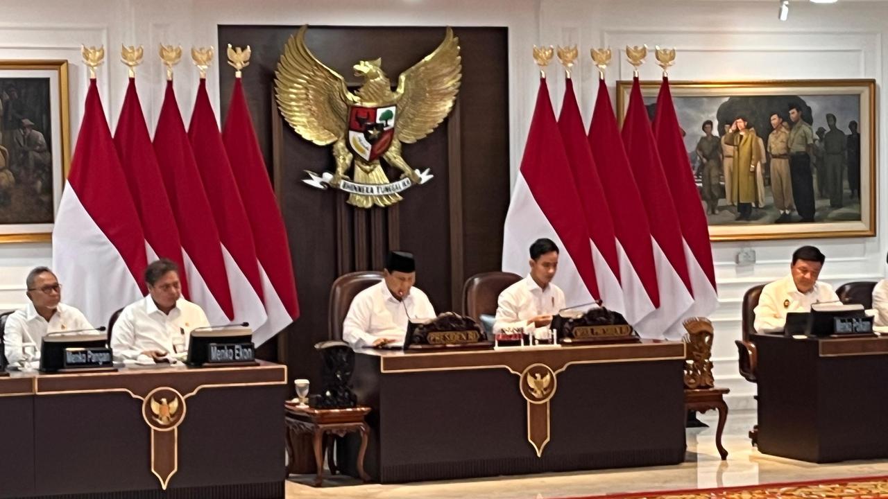 Jawaban Prabowo Bikin Peserta Sidang Kabinet Tertawa, 'Nakal Wartawan Tanya Bapak Pilih Siapa