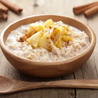 Resep Cinnamon Apple Oatmeal Hangat./Copyright depositphotos.com/duskbabe