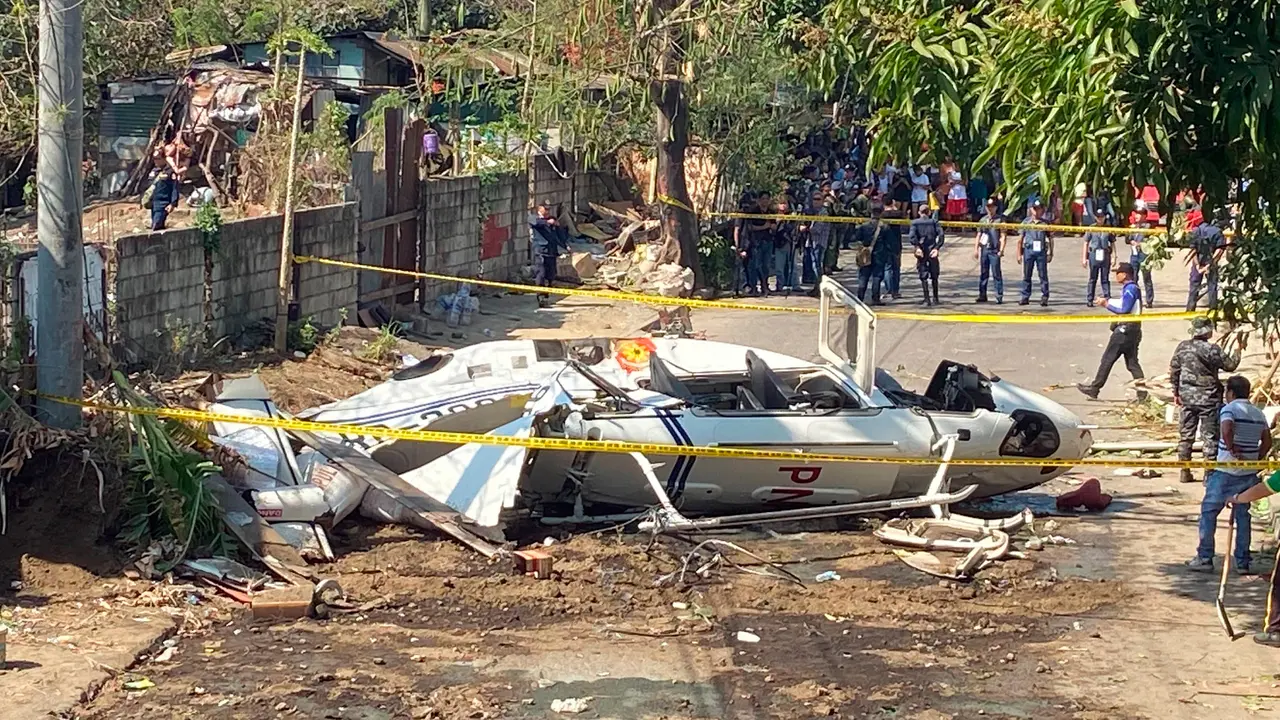 Helikopter Angkut Kepala Polisi Filipina Jatuh