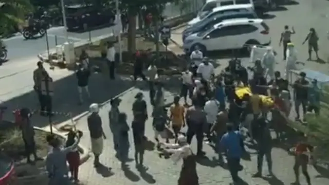 Sekelompok warga mengambil paksa jenazah di Rumah Sakit (RS) Siloam Kupang, NTT. (Foto Istimewah)