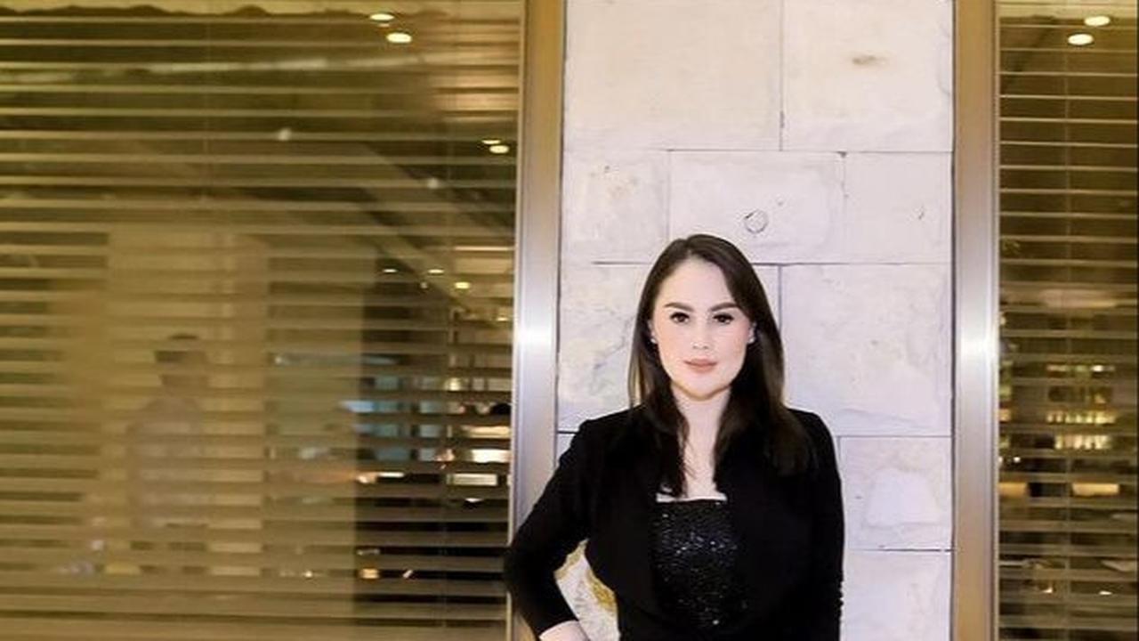 Potret Mesra Jennifer Dunn dan Faisal Haris Usai Dapat Hadiah Mewah