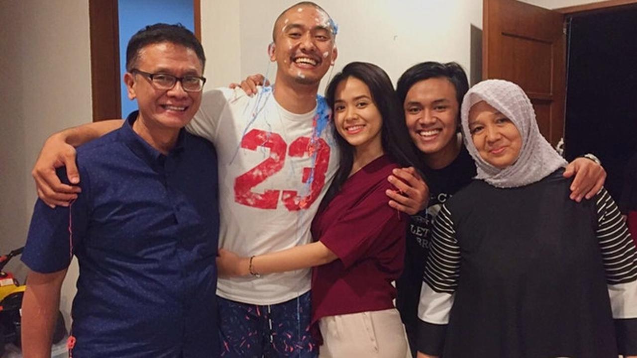 6 Potret Cantik Givina Lukita Dewi, Adik Uus yang Pernah Ikut Miss Indonesia