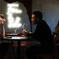 Ilustrasi makan malam romantis di hari valentine bersama pasangan (Foto/Sumber: Pexels.com/cottonbro studio)
