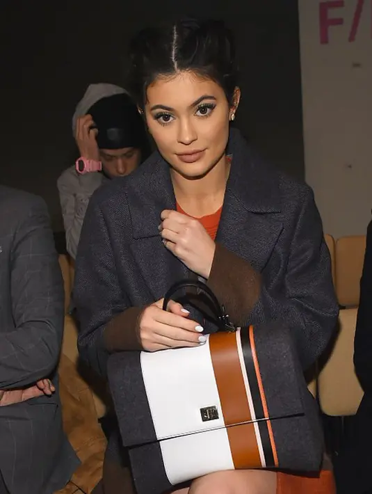 Seperti yang diwartakan Hollywoodlife.com, secara eksklusif seorang sumber mengatakan Kylie menginginkan sebuah pernikahan yang menakjubkan. Kylie juga ingin anaknya saat lahir nanti memiliki ayah. (AFP/Ben Gabbe)