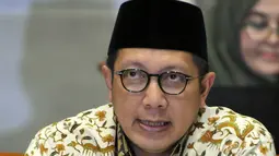 Menag Lukman Hakim Saifuddin saat Rapat Kerja dengan Komisi VIII DPR RI, Jakarta, Kamis (21/4). Rapat tersebut membahas peningkatan pelayanan dan perlindungan kepada Jemaah Haji (Liputan6.com/Johan Tallo) 