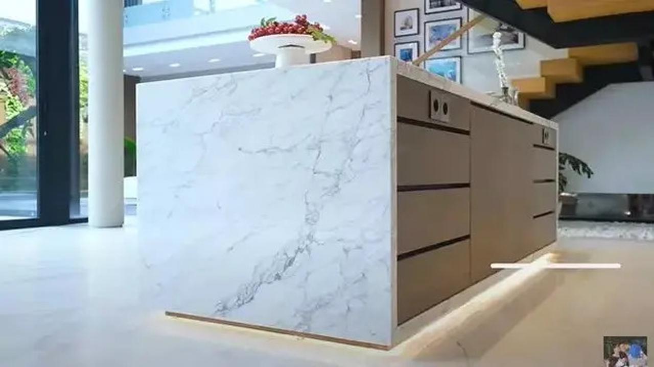 Intip Potret Dapur Mewah Milik Titi Kamal dan Christian Sugiono yang Punya Model Elegan