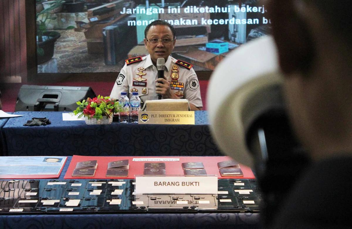 FOTO: Imigrasi Bongkar Sindikat Love Scamming Internasional Berbasis AI di Tangerang