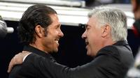 Pelatih Real Madrid, Carlo Ancelotti, melayangkan pujian pada Diego Simeone jelang duel melawan Atletico Madrid di Liga Spanyol. (AFP/Gerard Julien)