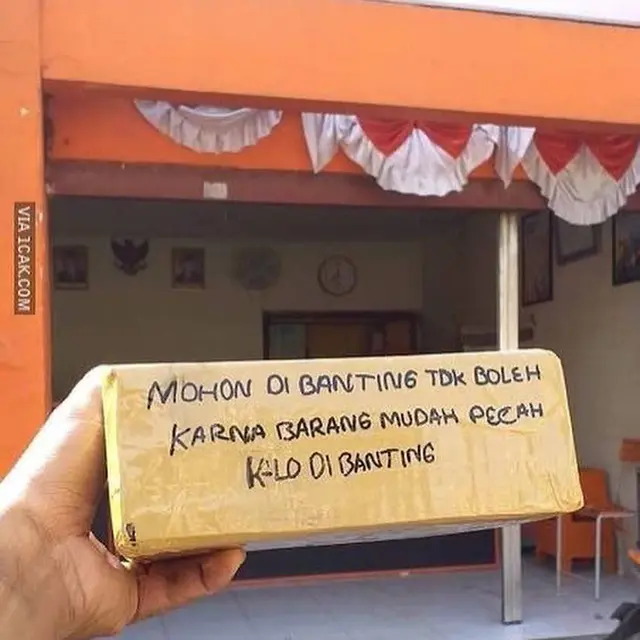 6 Tulisan Peringatan Jangan Dibanting Bak Satu Paragraf Ini Bikin Tepuk Jidat