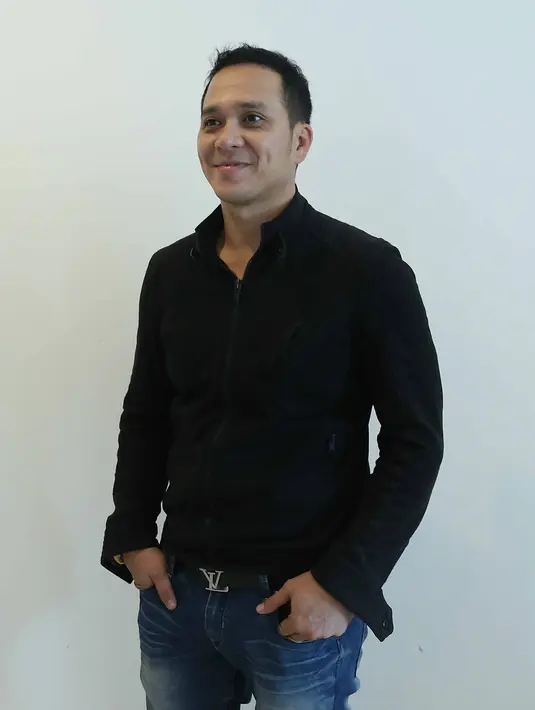 "Sedih banget. Lu gimana diusir dari rumah yang sudah ditinggalin puluhan tahun. Coba bayangin ini merinding banget. Jangankan buat beli baju baru, tapi ini mau makan apa yang dimakan," ujar Fadli di kawasan Dharmawangsa, Jakarta Senin (18/09). 