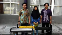 Mesin penyayat bambu semi otomatis hasil karya mahasiswa ITS Surabaya. (Liputan6.com/Dhimas Prasaja)