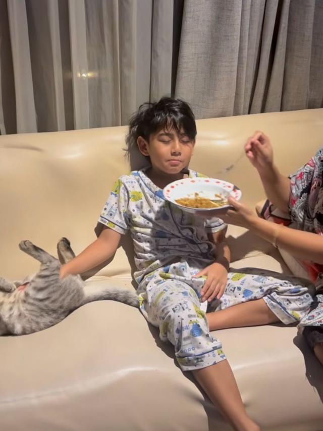 Potret tingkah lucu Bambang anak bungsu Meisya Siregar dan Bebi Romeo (Sumber: Instagram/meisya_siregar)