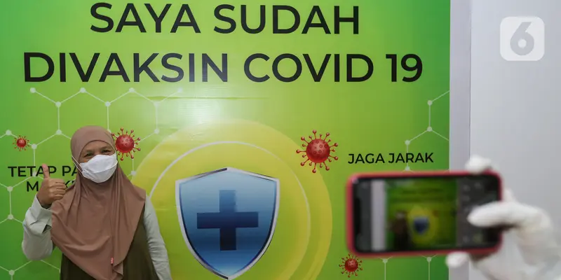 Layanan Vaksinasi Covid-19 untuk Lansia di Cibubur Junction