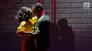 Pemain menghibur penonton pada pertunjukan broadway bertajuk What I Did For Love di Soehanna Hall, Jakarta Selasa (27/8/2019). Sebanyak 13 peserta terpilih Indonesia Menuju Broadway yang diinisiasi Bakti Budaya Djarum Foundation telah tampil di teater broadway New York. (Liputan6.com/Fery Pradolo)