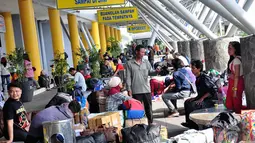 Berdasarkan pantauan Liputan6.com di lapangan, tidak terlihat adanya antrian penumpang kapal laut, baik di ruang tunggu maupun di loket-loket pembelian tiket, Jakarta, Rabu (23/07/2014) (Liputan6.com/Faizal Fanani)