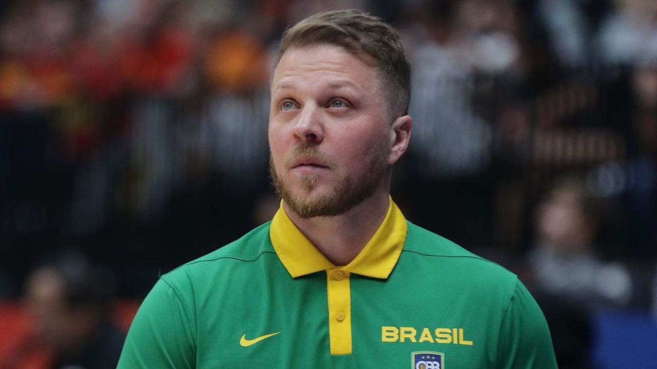 Ekspresi pelatih timnas basket Brasil, Gustavo Conti saat melawan Spanyol pada penyisihan Grup G FIBA World Cup 2023 di Indonesia Arena, Gelora Bung Karno, Jakarta, Senin (28/8/2023).