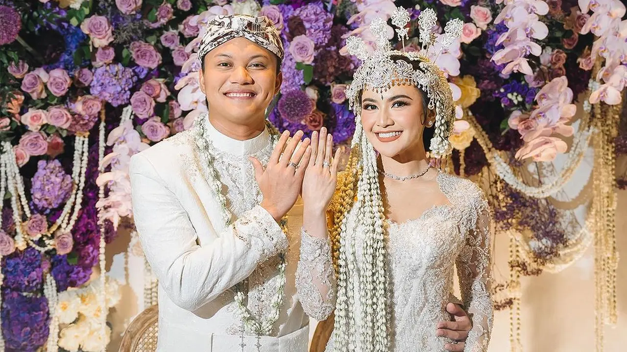 Kebaya di akad nikah Rizky Febian dan Mahalini Raharja